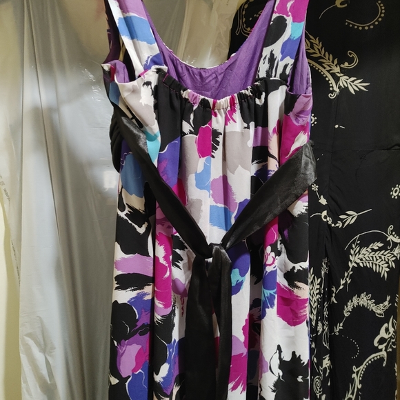 Semi formal dress - Picture 3 of 4